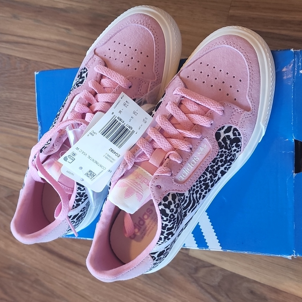 Adidas Continental